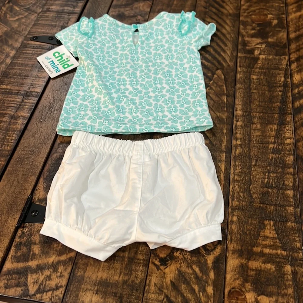 Carter’s 0-3 month Gold Sparkle Little sister outfit.